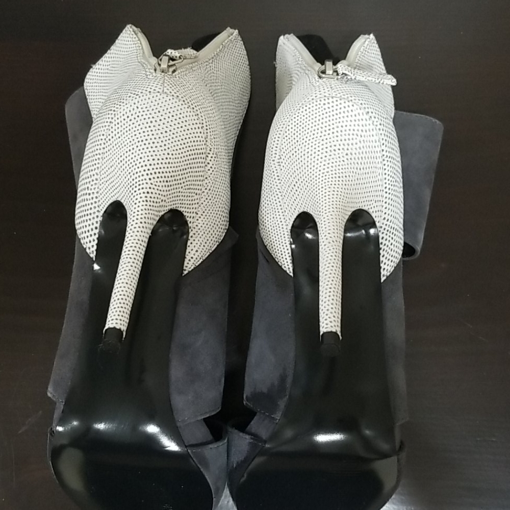 Women Heels Booties - Picture 8 of 8